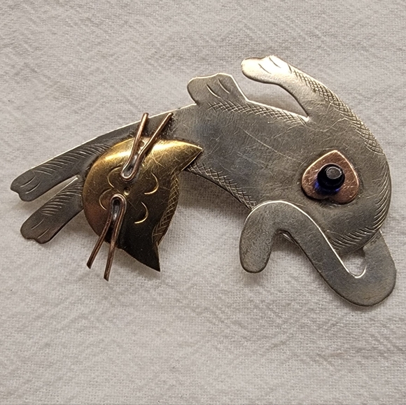 Silver and Copper Cat Brooch - Picture 2 of 4